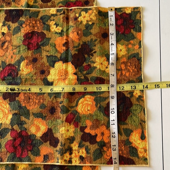 VINTAGE NAPKINS♻️ 3 Extremely hip 1960ish napkins, linen, or linen blend🤔? GUC! - Picture 4 of 5